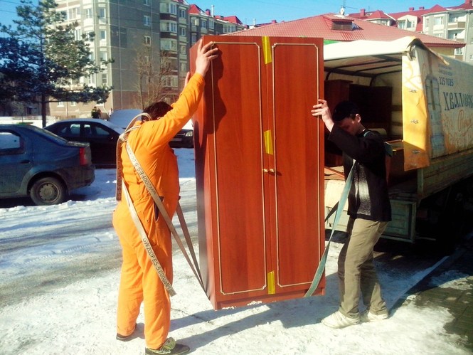 Перевозка шкафа с грузчикми в СПб